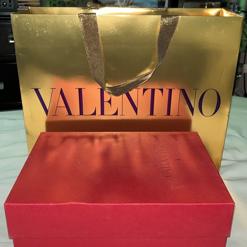 Valentino shopping bag and shoe box